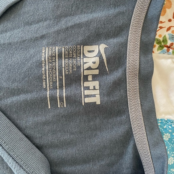 3 bundle Workouts shirts (Nike and underamour) - Picture 4 of 6